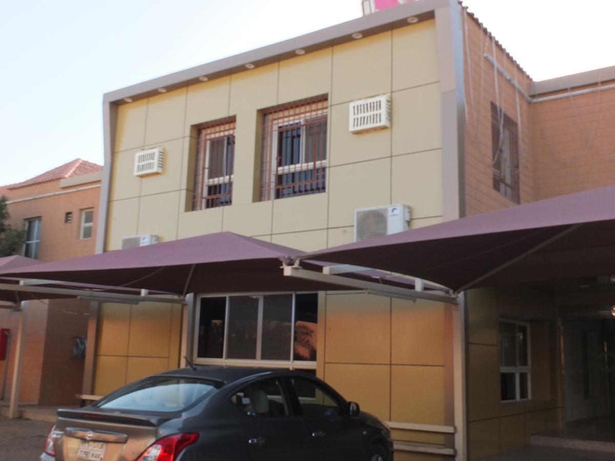 فندق ادوماتو ADOMATo HOTEl Dawmat al-Jandal المظهر الخارجي الصورة