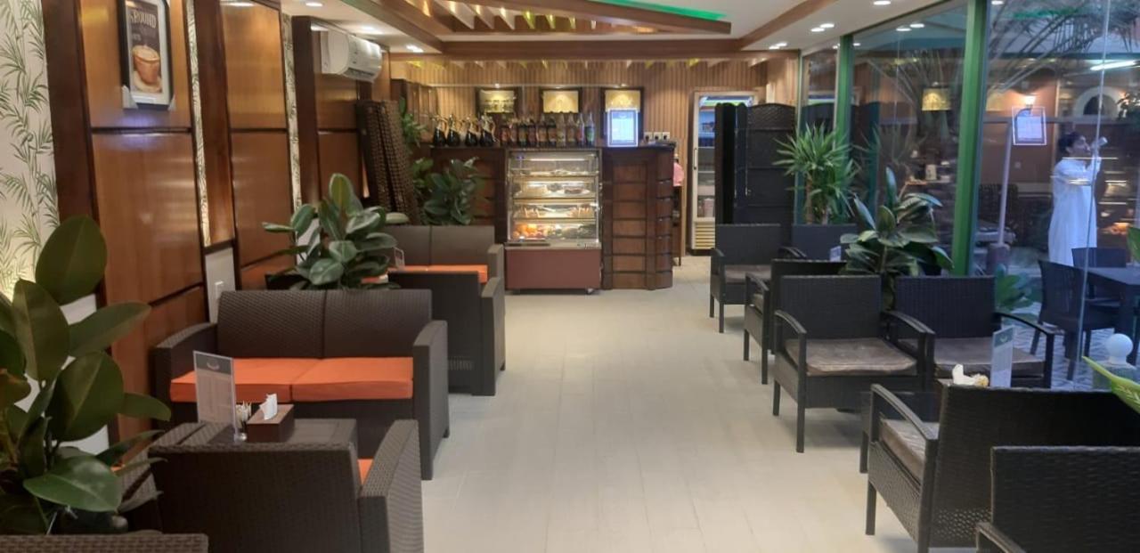 فندق ادوماتو ADOMATo HOTEl Dawmat al-Jandal المظهر الخارجي الصورة